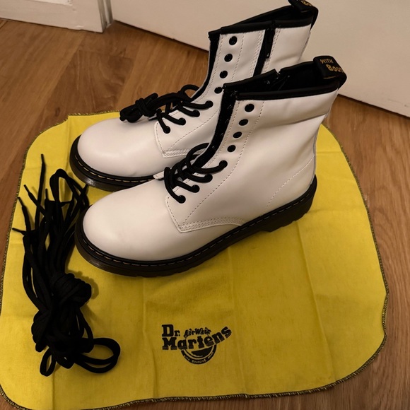 Doc Dr. Martens 1460 Y White Womens 6 Mens 5 Boots Side Zipper NEW Extra Laces - Picture 1 of 11